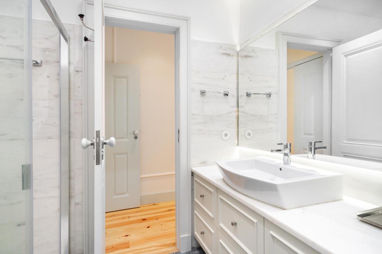 Whome Luxury Stay In Prime Location W/ Ac, Lift & Private Patio Lisboa المظهر الخارجي الصورة